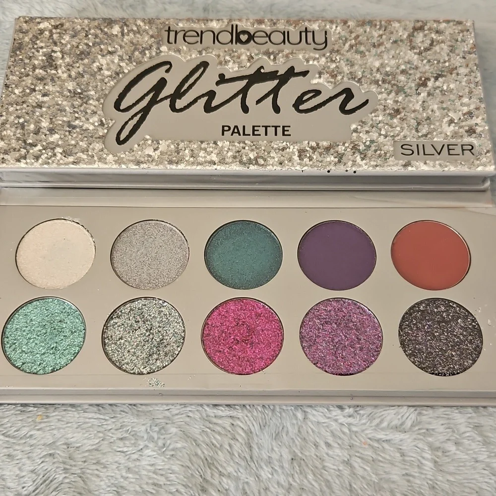 2 Glitter palettes rose gold and silver sealed nwt